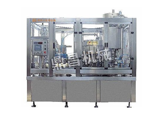 瓶裝全主動灌裝機5000瓶小時 三合一灌裝一體機